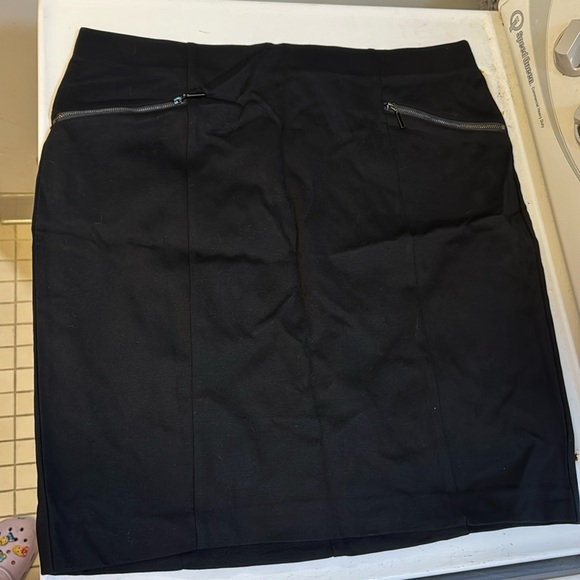 Alfani Dresses & Skirts - All black midi‎ skirt, stretch, size 16